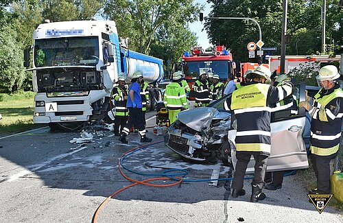 Erneut Schwerer Unfall Auf Der Pippinger Strasse